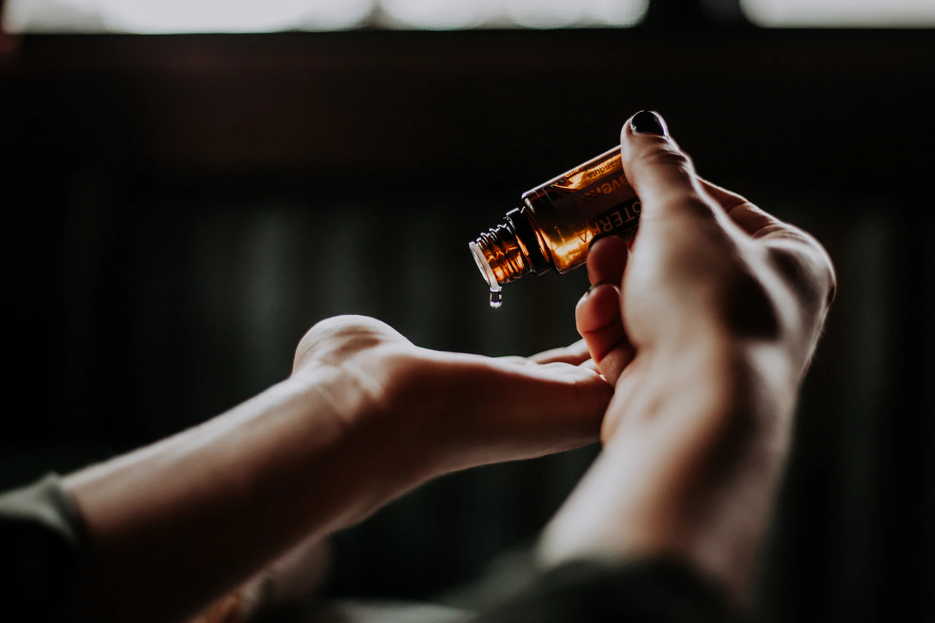 Aromatherapy full-body massage with bespoke essential oil blend at AUREA