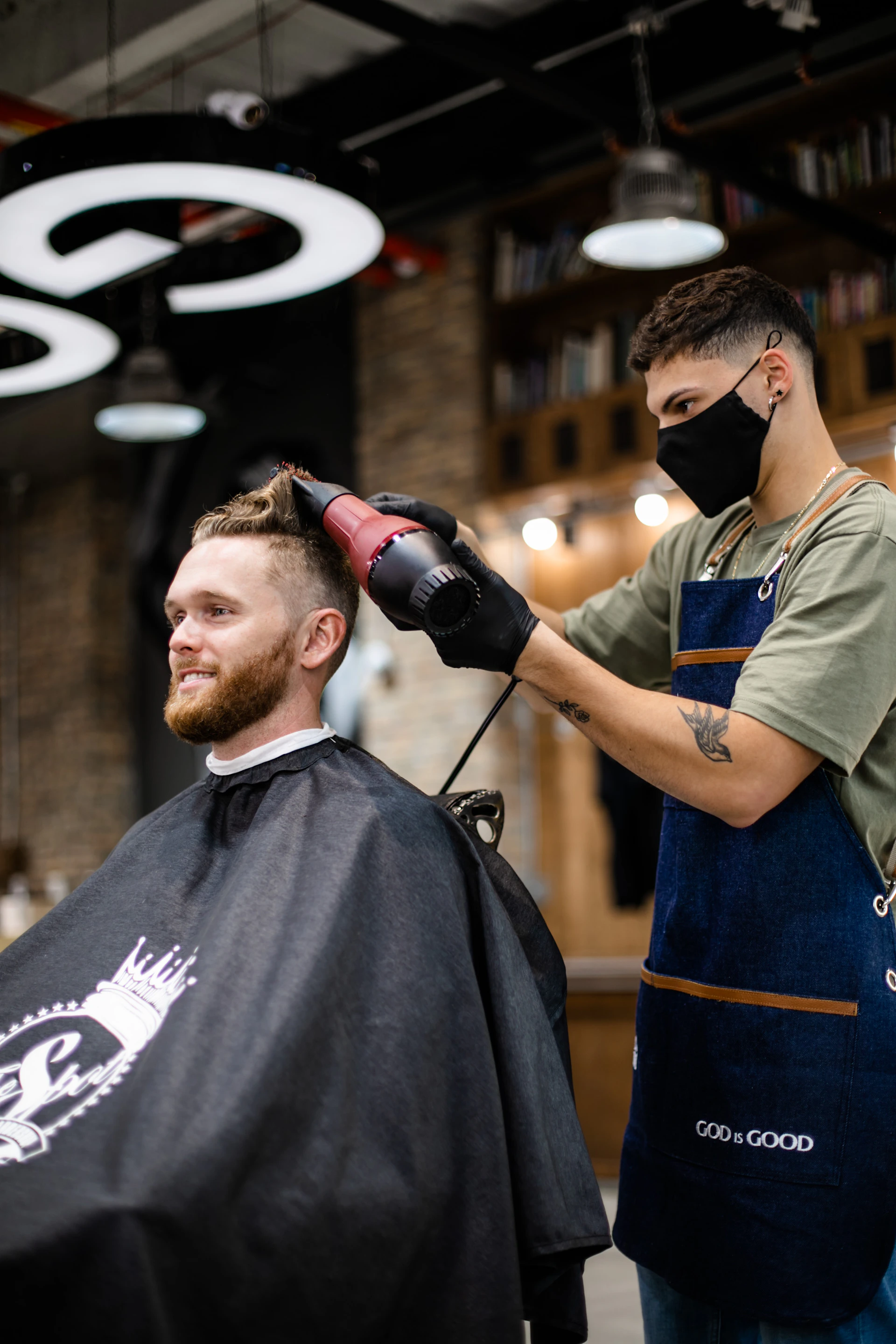 Vibrant copper-red colour transformation using ammonia-free formula at AUREA